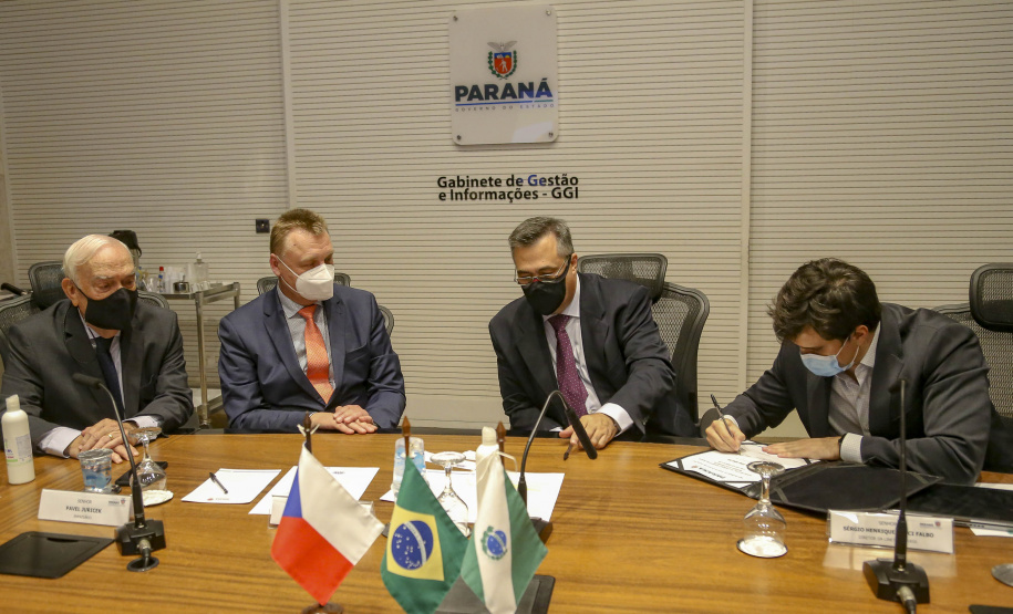 Saúde recebe doação de camas hospitalares de empresa tcheca