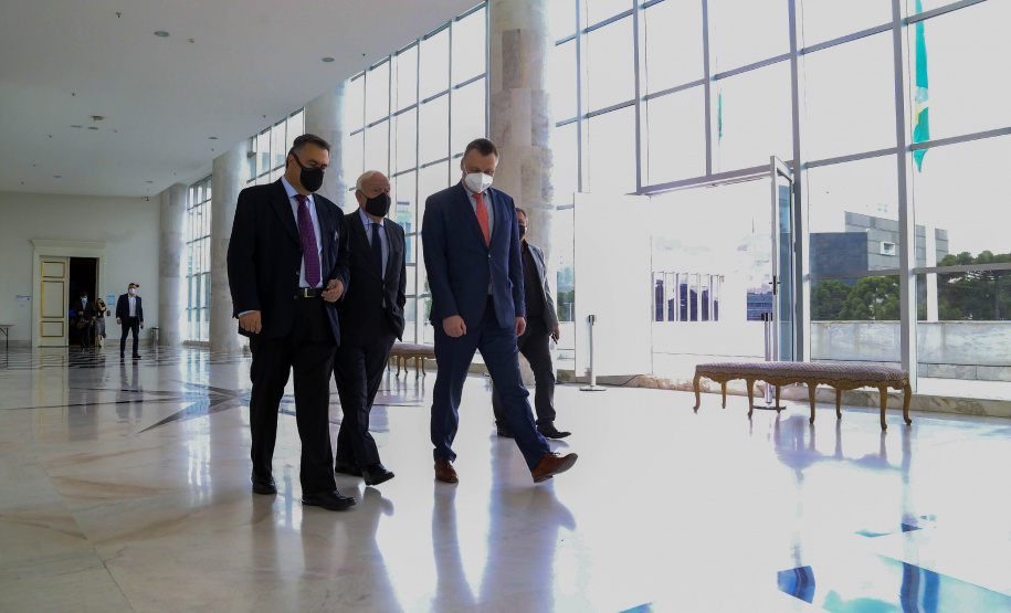 Saúde recebe doação de camas hospitalares de empresa tcheca