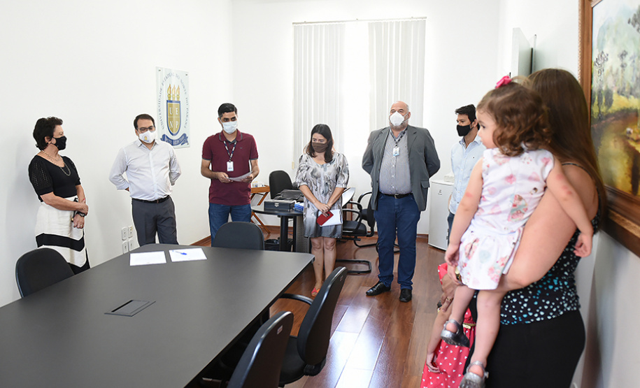 Docentes aprovados em concurso tomam posse na UENP