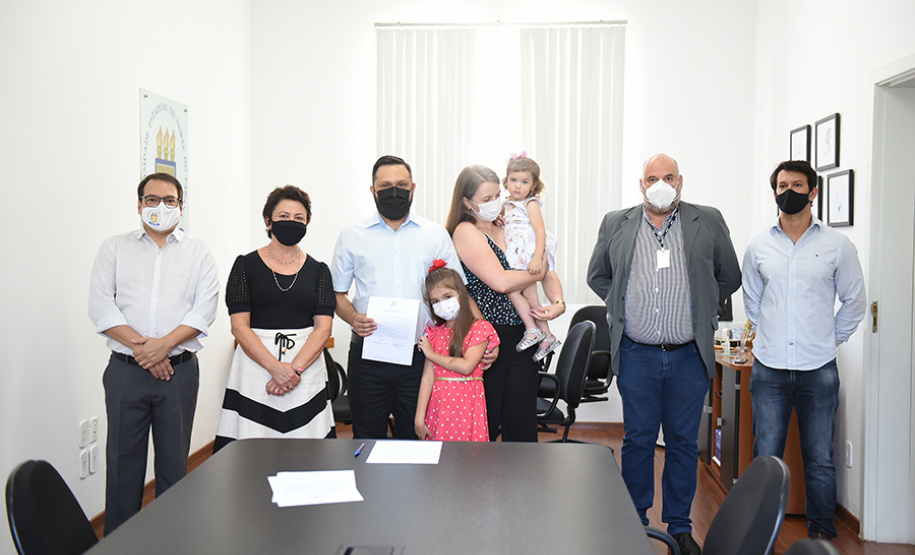 Docentes aprovados em concurso tomam posse na UENP