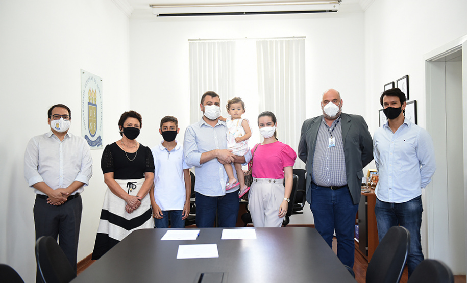 Docentes aprovados em concurso tomam posse na UENP