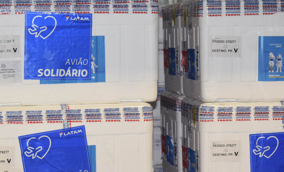 Vacinas pediátricas chegam ao Paraná e serão distribuídas nesta quarta-feira