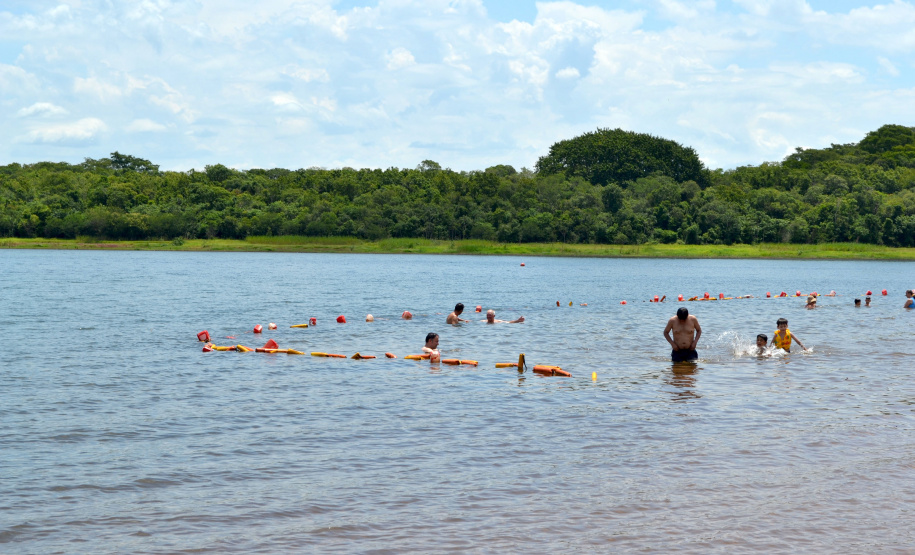 Corpo de Bombeiros alerta para risco de ataques de piranhas nas praias de águas doces do Oeste