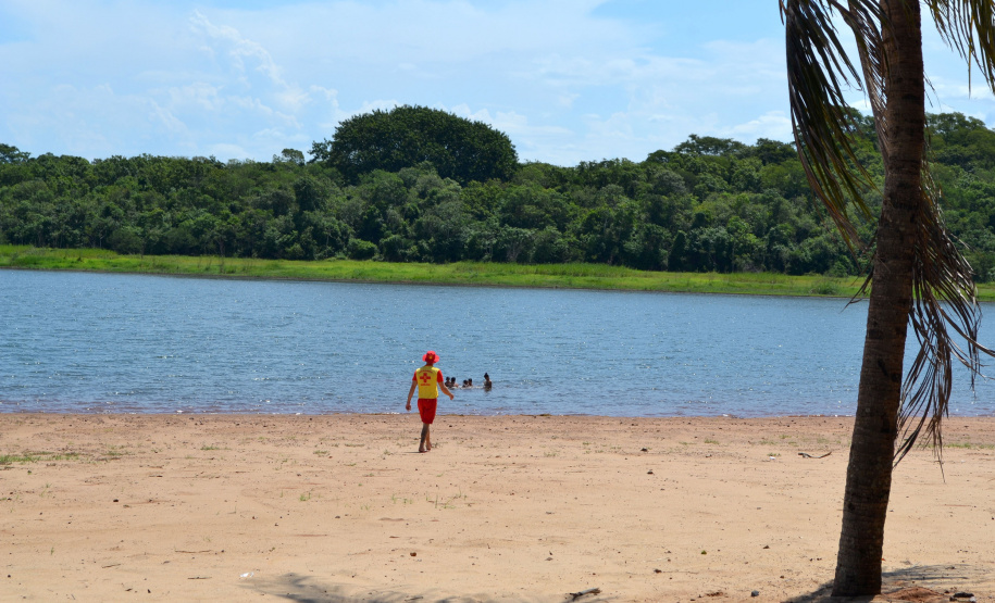 Corpo de Bombeiros alerta para risco de ataques de piranhas nas praias de águas doces do Oeste