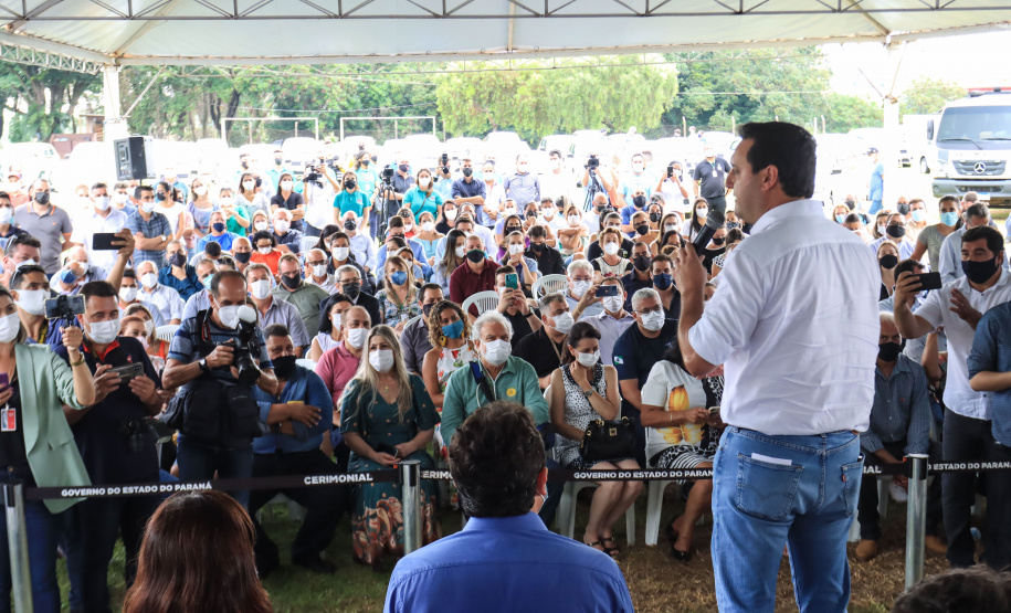 Governador Carlos Massa entrega 63 veículos para a 16ª Regional de Saúde utilizar na Estratégia Saúde da Família. - Apucaraná, 27/01/2022