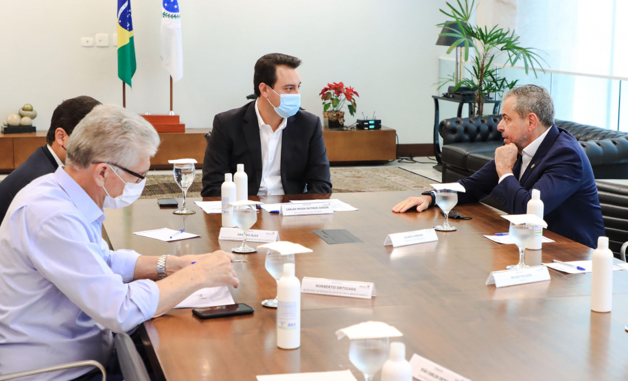 Governador Carlos Massa Ratinho Junior durante reunião no gabinete - Curitiba, 31/01/2022