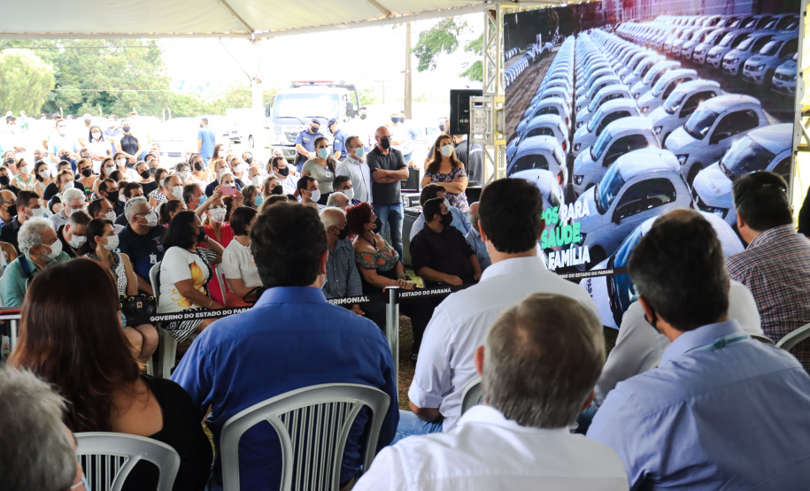 Governador Carlos Massa entrega 63 veículos para a 16ª Regional de Saúde utilizar na Estratégia Saúde da Família. - Apucaraná, 27/01/2022