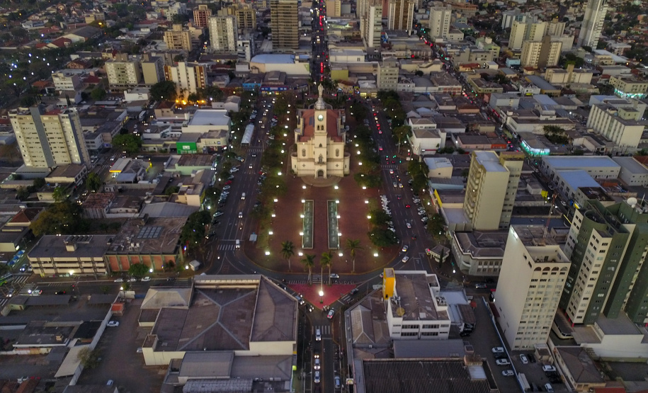 Governador Carlos Massa entrega 63 veículos para a 16ª Regional de Saúde utilizar na Estratégia Saúde da Família. - Apucaraná, 27/01/2022