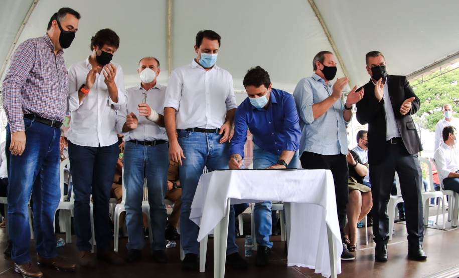 GOVERNADOR ANUNCIA PACOTE DE NOVOS INVESTIMENTOS PARA APUCARANA E REGIÃO