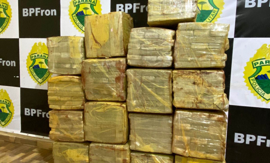 Cinco armas de fogo e mais 300 quilos de maconha são apreendidos pelo BPFRON no Oeste do estado