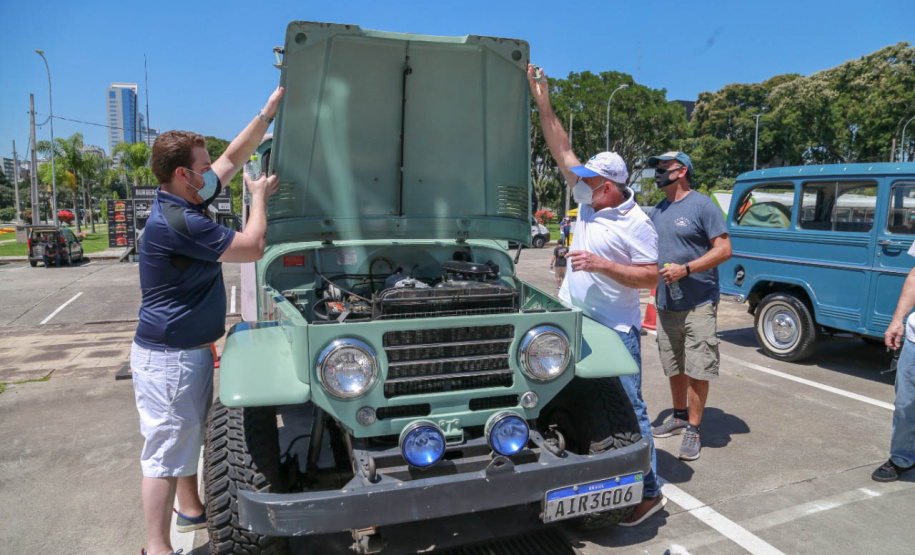 O Departamento de Trânsito do Paraná (Detran-PR), junto com a Federação Brasileira de Veículos Antigos (FBVA), realiza o evento de lançamento do novo modelo de placa preta para veículos de coleção - Curitiba, 22/01/2022