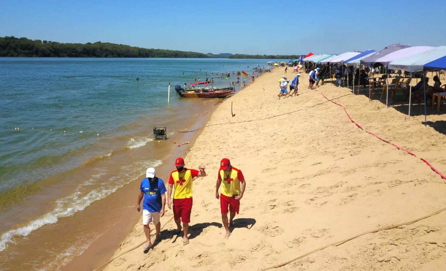 Em um mês de temporada, Praia de Santa Rosa, em Porto Rico, recebe 50 mil veranistas
