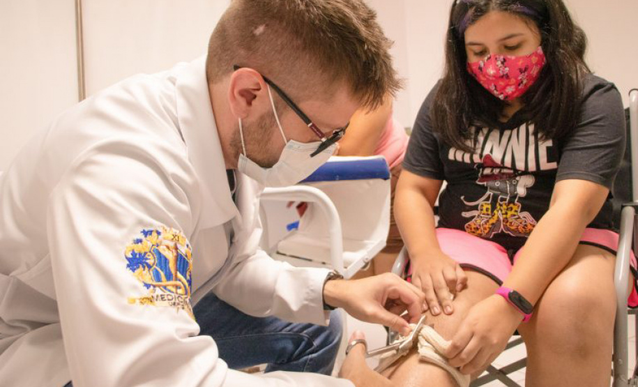 Imersão na rotina hospitalar aperfeiçoa conhecimento dos acadêmicos de Medicina da UEPG