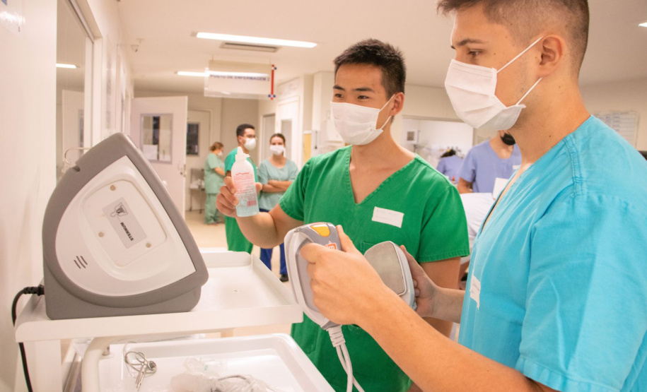 Imersão na rotina hospitalar aperfeiçoa conhecimento dos acadêmicos de Medicina da UEPG