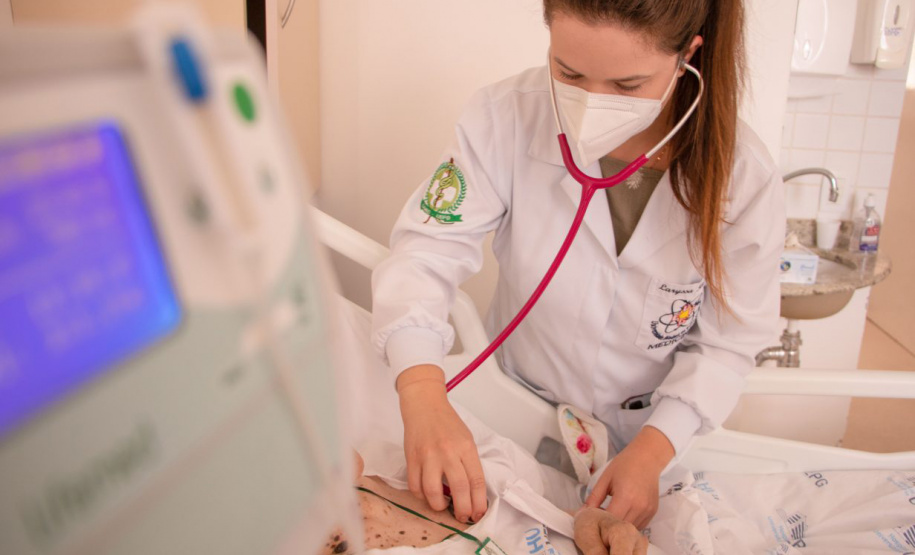 Imersão na rotina hospitalar aperfeiçoa conhecimento dos acadêmicos de Medicina da UEPG