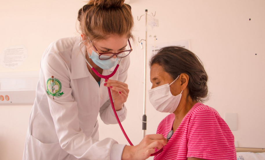 Imersão na rotina hospitalar aperfeiçoa conhecimento dos acadêmicos de Medicina da UEPG
