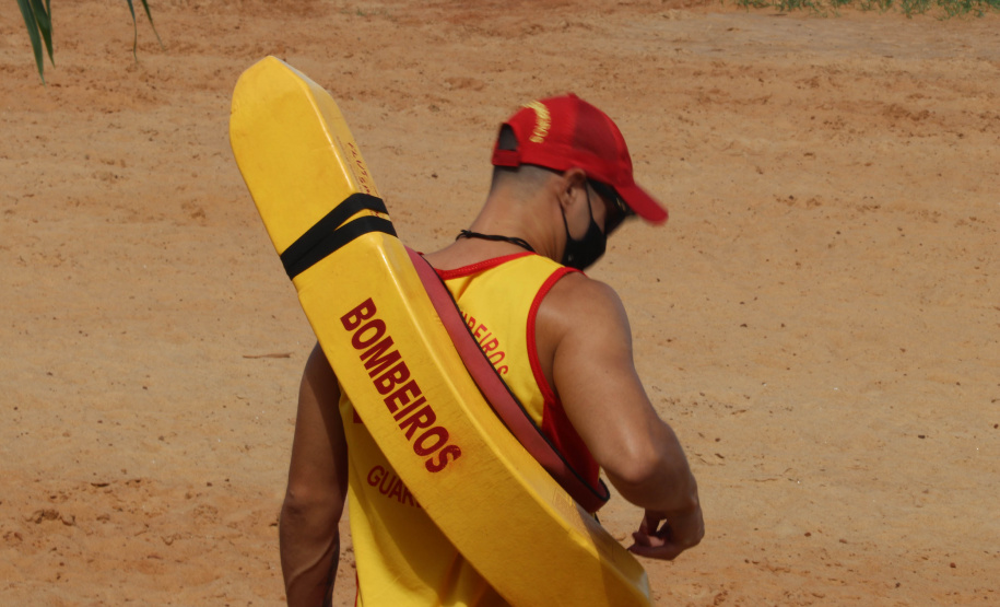 Fiscalização intensa do Corpo de Bombeiros leva tranquilidade e segurança às praias de água doce da Costa Oeste