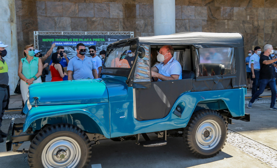 O Departamento de Trânsito do Paraná (Detran-PR), junto com a Federação Brasileira de Veículos Antigos (FBVA), realiza o evento de lançamento do novo modelo de placa preta para veículos de coleção - Curitiba, 22/01/2022