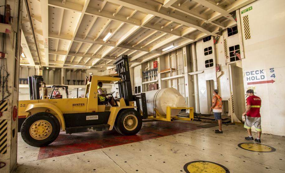 Peças para indústria de mineração são embarcadas no Porto de Paranaguá