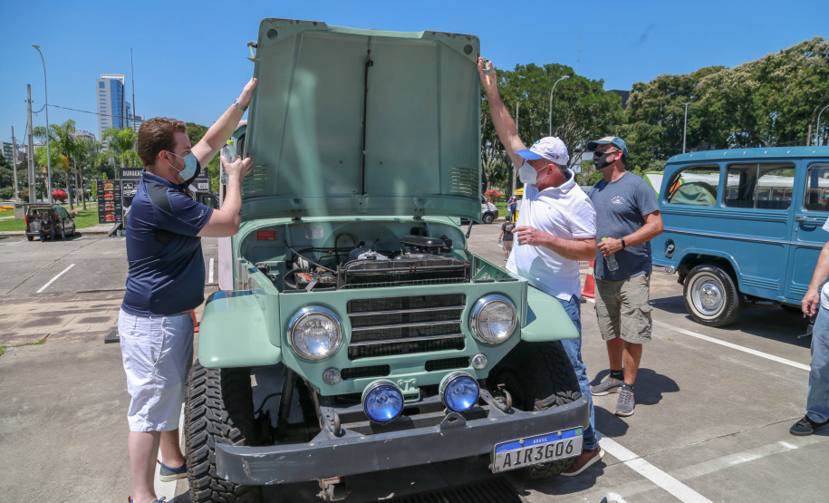 O Departamento de Trânsito do Paraná (Detran-PR), junto com a Federação Brasileira de Veículos Antigos (FBVA), realiza o evento de lançamento do novo modelo de placa preta para veículos de coleção - Curitiba, 22/01/2022