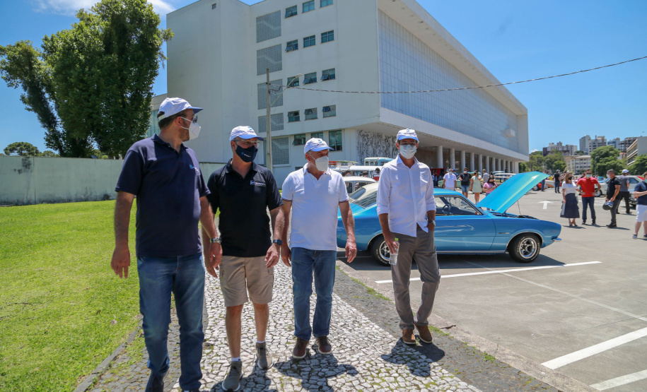 O Departamento de Trânsito do Paraná (Detran-PR), junto com a Federação Brasileira de Veículos Antigos (FBVA), realiza o evento de lançamento do novo modelo de placa preta para veículos de coleção - Curitiba, 22/01/2022