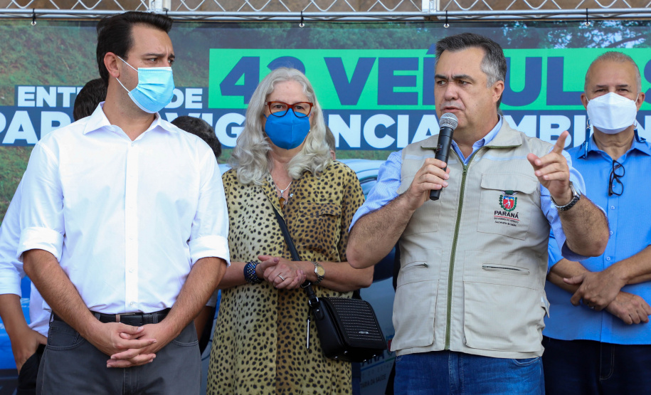 Governador Carlos Massa Ratinho Junior entrega veículos para a Vigilância Ambiental.