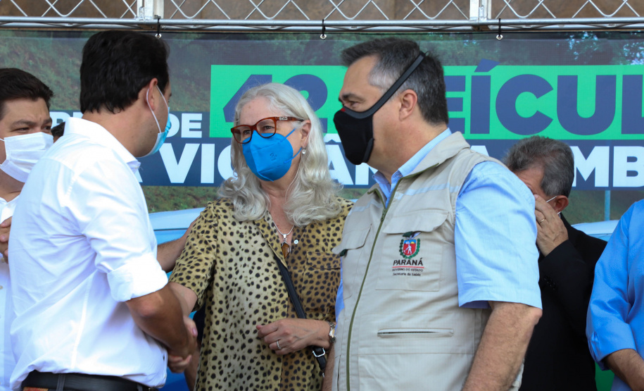 Governador Carlos Massa Ratinho Junior entrega veículos para a Vigilância Ambiental.