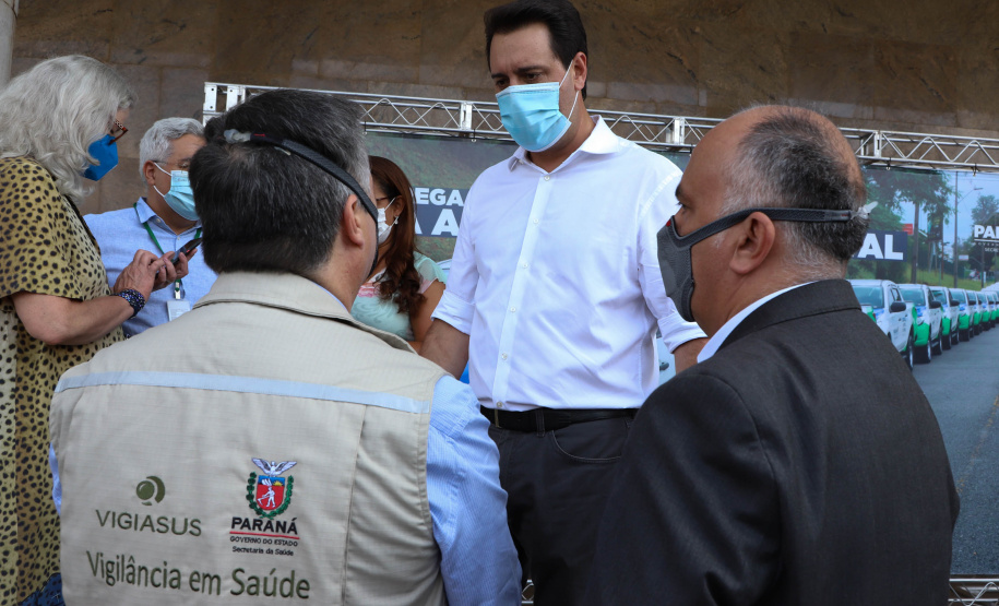 Governador Carlos Massa Ratinho Junior entrega veículos para a Vigilância Ambiental.