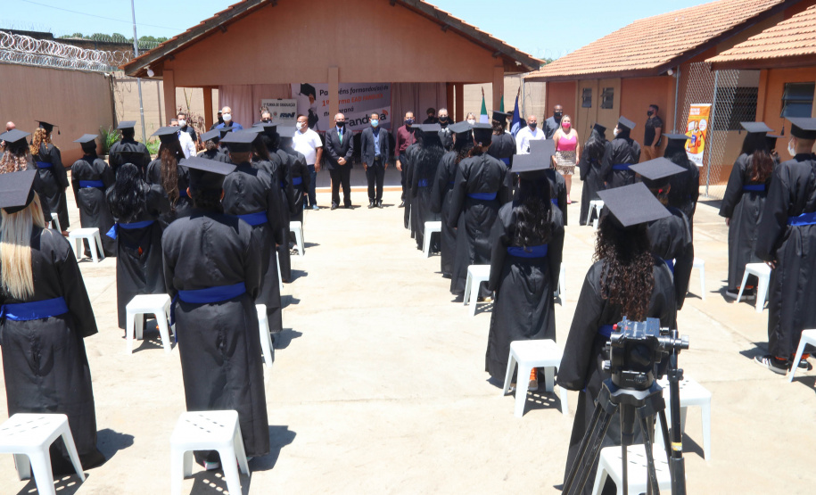 Centro de Integração Social de Piraquara forma 60 mulheres em cursos profissionalizantes e inaugura centro médico para os servidores