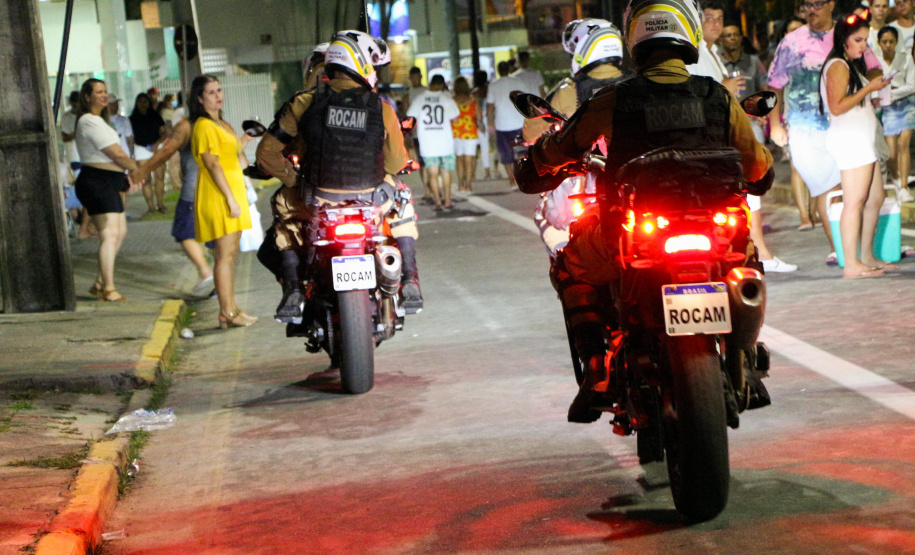 PM completa um mês de Verão Paraná com redução de 91,6% nos roubos e mais de 34 mil pulseirinhas de identificação entregues, no Litoral