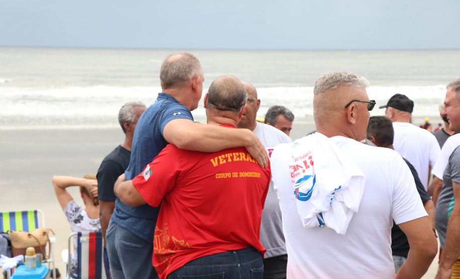 21ª edição da Travessia dos Veteranos do Corpo de Bombeiros celebra tradição em Guaratuba