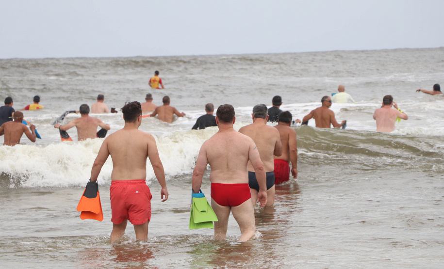 21ª edição da Travessia dos Veteranos do Corpo de Bombeiros celebra tradição em Guaratuba