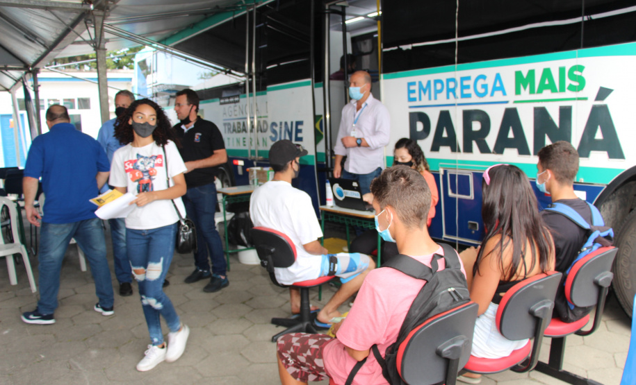 Ônibus “Emprega Mais Paraná” da Secretaria de Justiça, Família e Trabalho inicia atividades em 2022 na Região Metropolitana