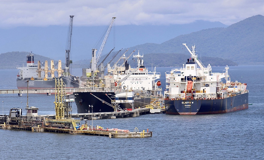 Porto de Paranaguá é líder nacional na exportação de óleo soja