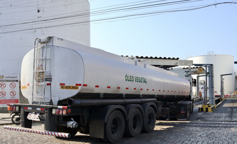 Porto de Paranaguá é líder nacional na exportação de óleo soja