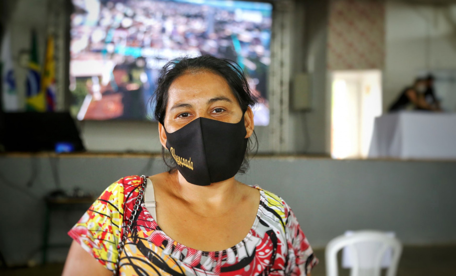 Governo do Estado entrega títulos de regularização fundiária a 535 famílias de Pitanga