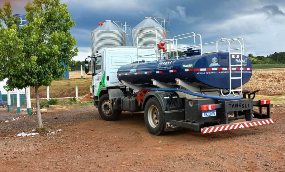Caminhões pipa evitam acidentes de maior proporção e levam água a comunidades distantes