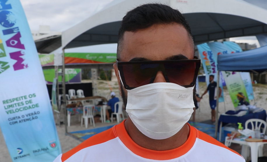 Copel disponibiliza guarda-sóis a clientes que utilizam o serviço de fatura digital; população aprova iniciativa