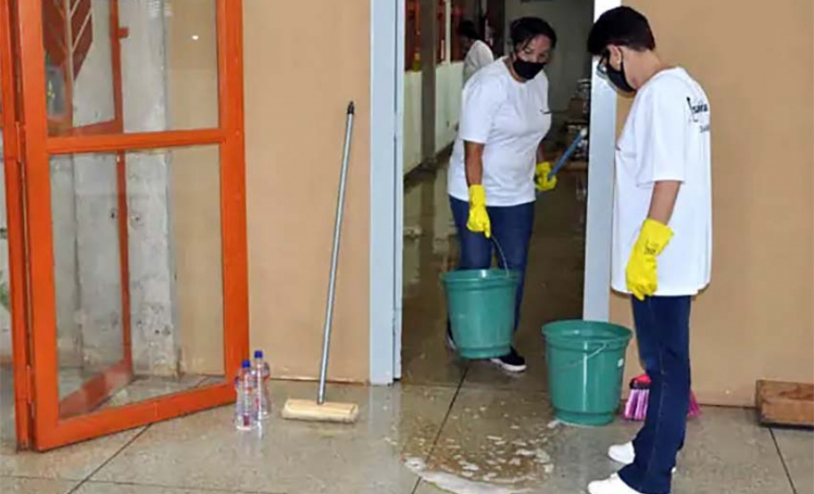 Prefeitura do Campus faz mutirão de limpeza para retorno das aulas presenciais