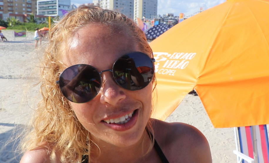 Copel disponibiliza guarda-sóis a clientes que utilizam o serviço de fatura digital; população aprova iniciativa