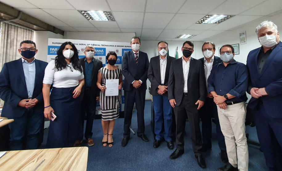 Empossada a presidente de conselho de reitores das universidades  estaduais do Paraná