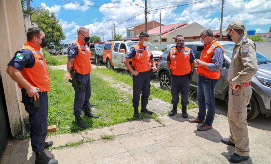 Governo Estadual entrega ajuda humanitária para famílias atingidas por enxurradas em Fazenda Rio Grande