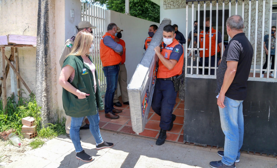 Governo Estadual entrega ajuda humanitária para famílias atingidas por enxurradas em Fazenda Rio Grande