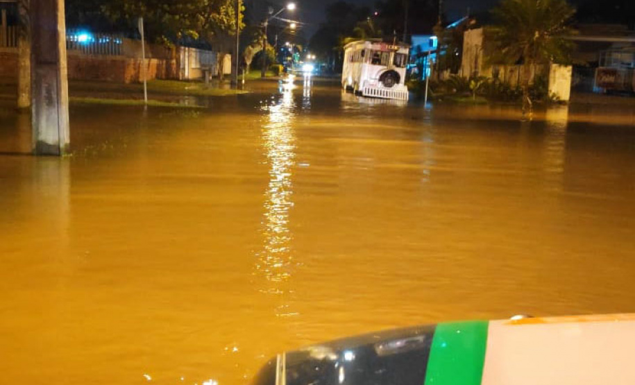Defesa Civil inicia o ano com ações contra a estiagem e atendimento a alagamentos - Curitiba, 20/01/2022