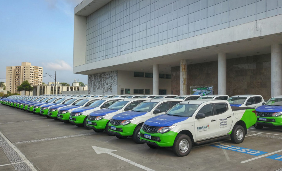Governador Carlos Massa Ratinho Junior entrega veículos para a Vigilância Ambiental.