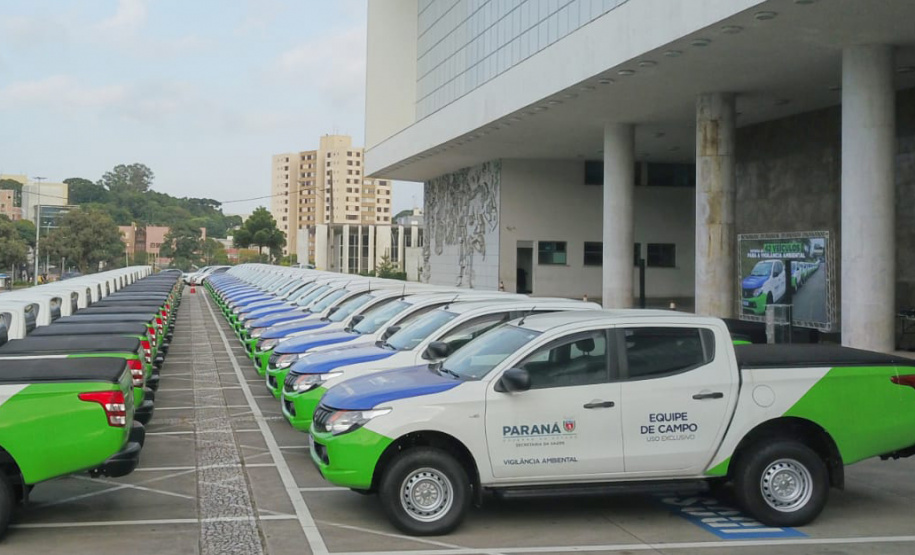 Governador Carlos Massa Ratinho Junior entrega veículos para a Vigilância Ambiental.