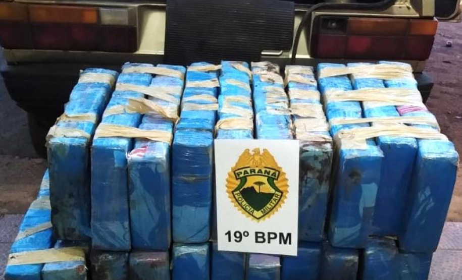 PM apreende mais de 200 quilos de maconha em Guaíra (PR)