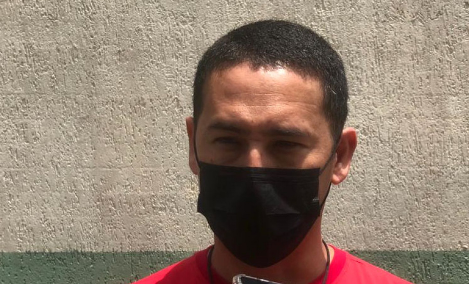 População de Guaraqueçaba afetada pelos alagamentos recebe ajuda da Polícia Militar