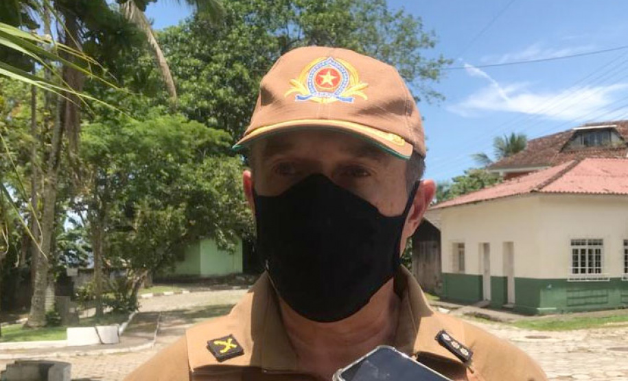 População de Guaraqueçaba afetada pelos alagamentos recebe ajuda da Polícia Militar