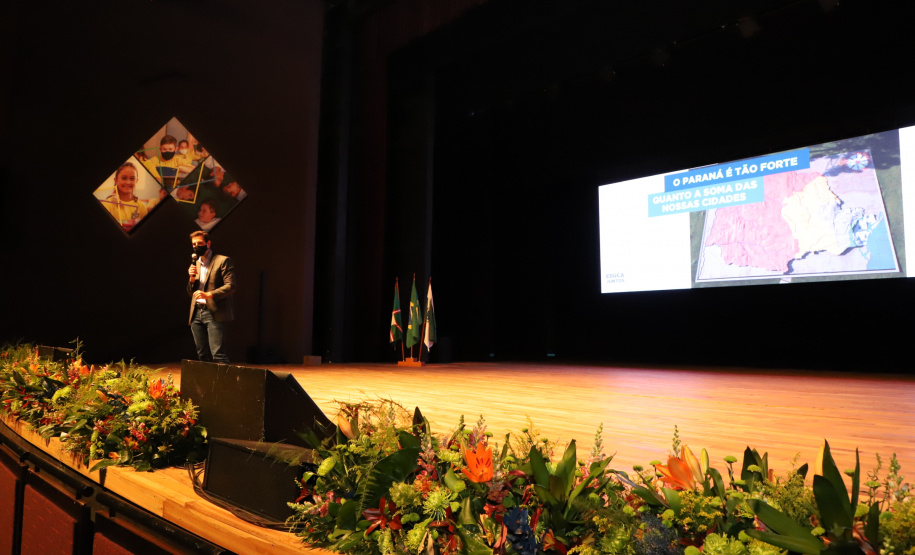 Governo reafirma compromisso com a Educação em evento com gestores de escolas municipais do Estado